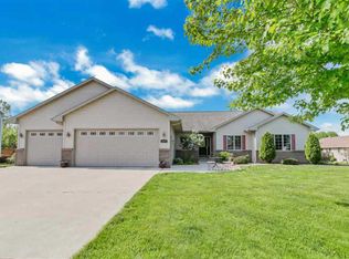 2039 Bracton Rd, Green Bay, WI 54313