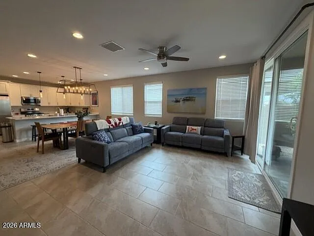 4 bed, 3.0 bath, 2524 sqft, $3,500 — Photo 4