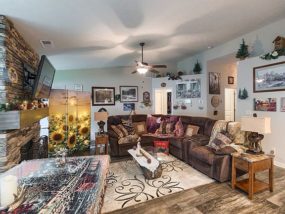 5th image of 1930 Meadow Grove Dr