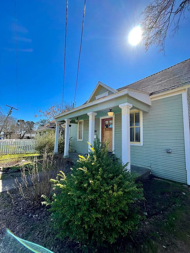 Building Photo - 1318 Stafford St