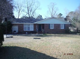 1 Ballard Dr, Castle Hayne, NC 28429