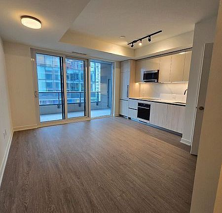 4th image of 425 Front St E #404
