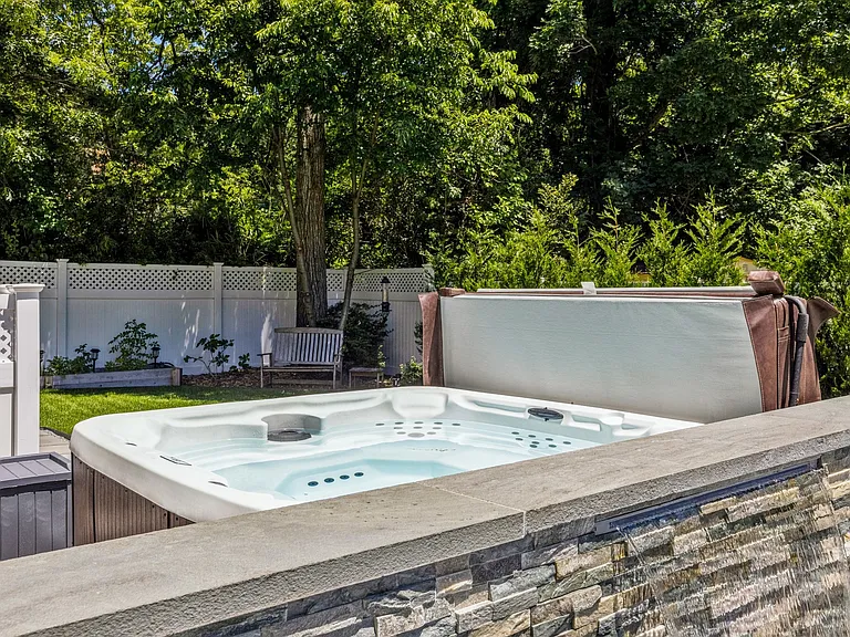 6 Beach Ave — Photo 31