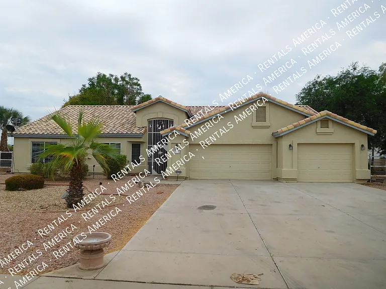 5747 N 105th Ln — Photo 2