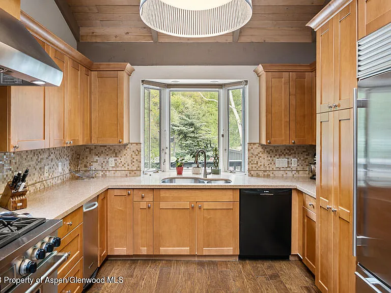 64 Eastwood Dr — Photo 14