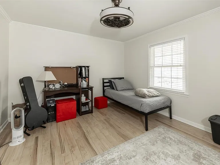 8441 Dogwood Rd — Photo 13