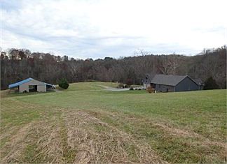 5th image of 242 Foxrun Ln