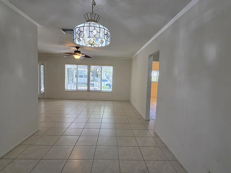 7002 NW 71st Ave — Photo 6