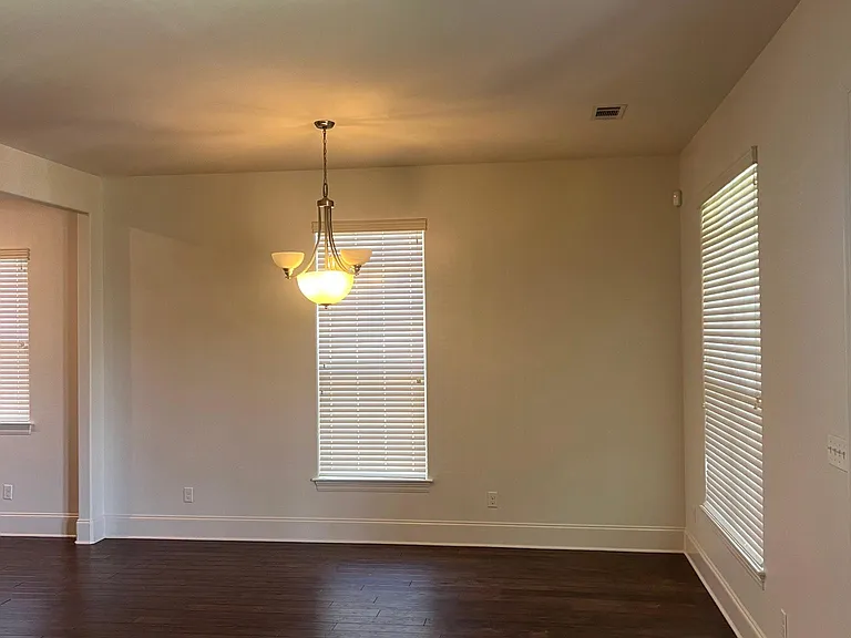 6040 Milne Blvd — Photo 14