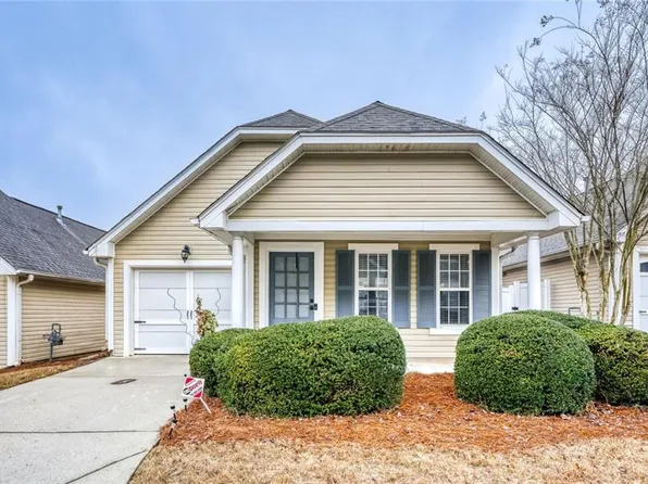 132 Highland Falls Dr, Hiram, GA 30141