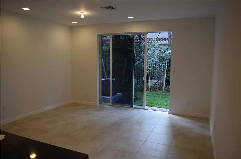 27XX Miramar Blvd — Photo 4