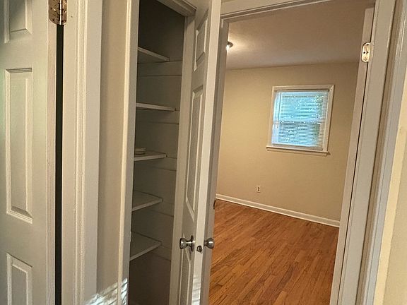 3rd image of 1070 Rulnick St