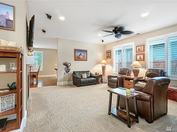 4th image of 8368 Vashon Dr NE