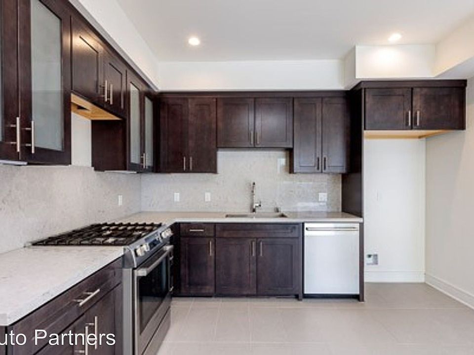 1st image of 1157 S Bundy Dr #206