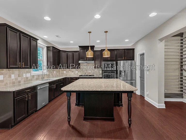 8313 Henderson Rd — Photo 22
