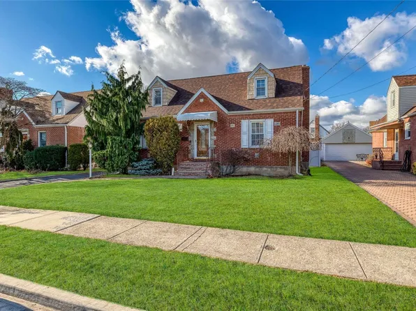 78 Edwards Place, Valley Stream, NY 11580