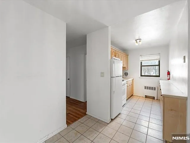 130 Orient Way — Photo 6