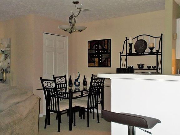 4th image of 14731 Lenox Dr #131