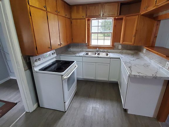 3rd image of 312 W Kentucky Ave
