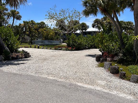 2nd image of 4629 Rue Byu