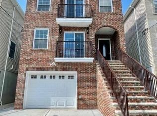 46 W 50th St, Bayonne, NJ 07002