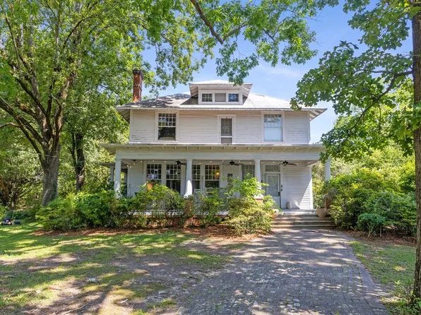 1307 Marshall Rd, Greenwood, SC 29646