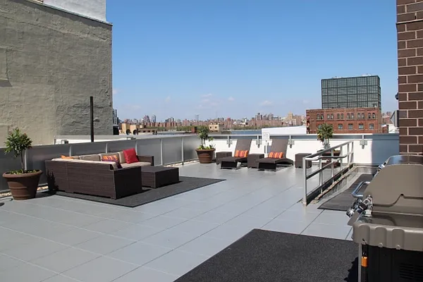 Rented by LCOR (Property Manager) | media 31