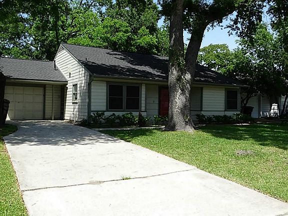 2nd image of 4010 Woodcraft St