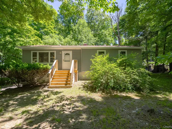 662 Willow Brook Road, Clinton Corners, NY 12514