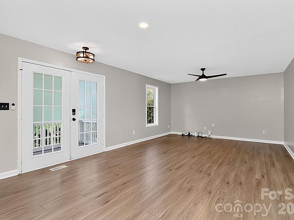 4th image of 176 Toucan Rd