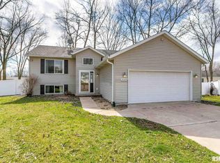 2605 Revo Rd, Davenport, IA 52806