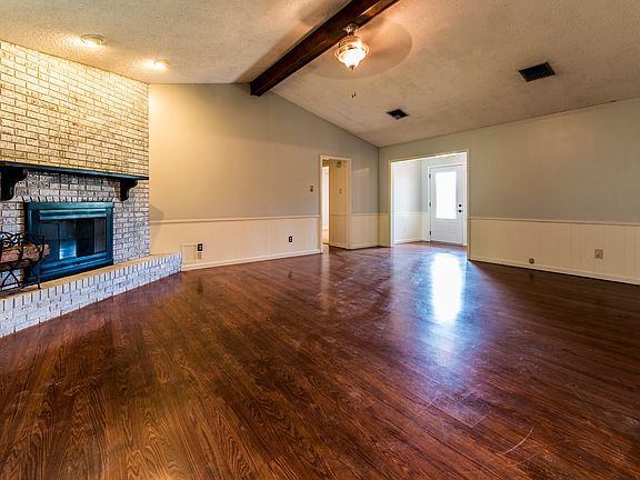 5th image of 104 Irish Bend Dr