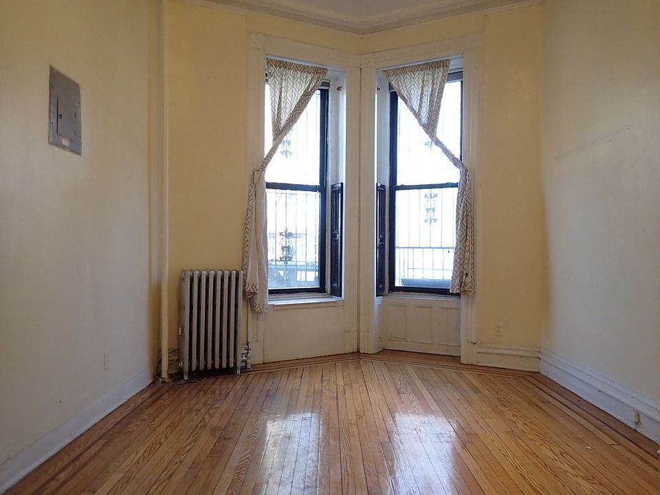 1st image of 350 Lafayette Ave APT 1