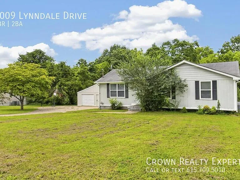 1009 Lynndale Dr — Photo 4