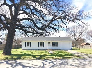 229 N Ash St, Springtown, TX 76082