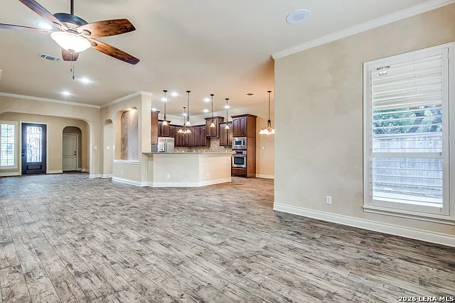 110 Evans Oak Ln — Photo 8
