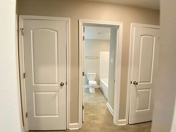 5th image of 103 Redbud Ct