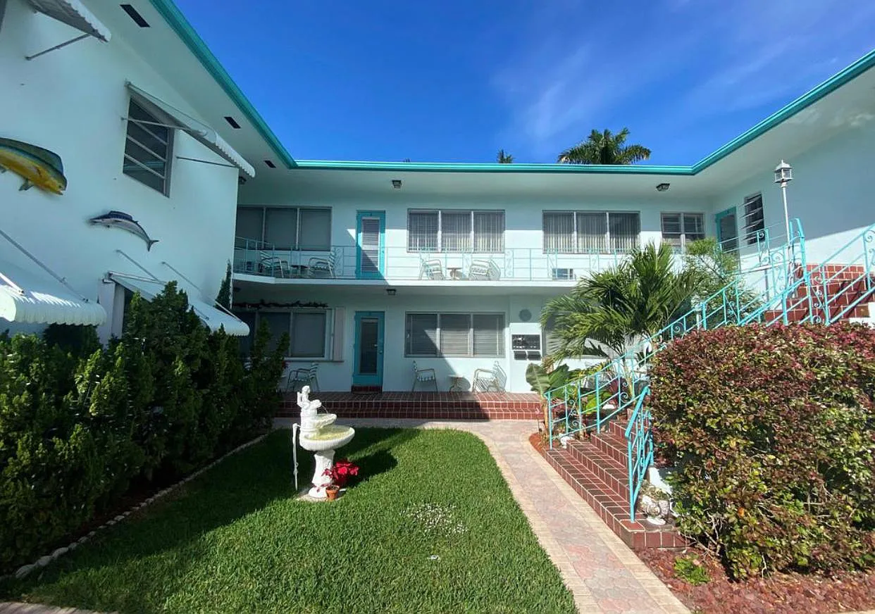 109 Hendricks Isle — Photo 1