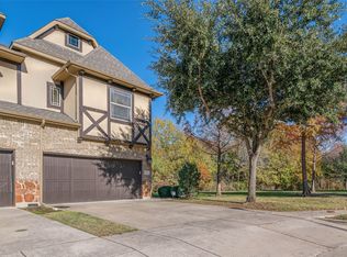 909 Brook Forest Ln, Euless, TX 76039