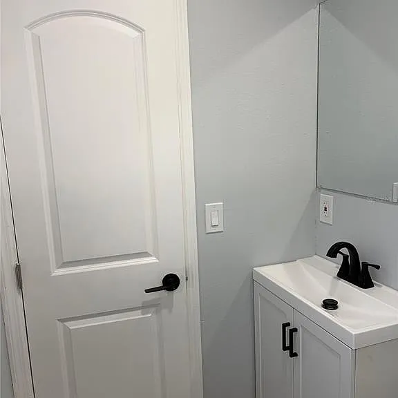 500 Montana Ave — Photo 15