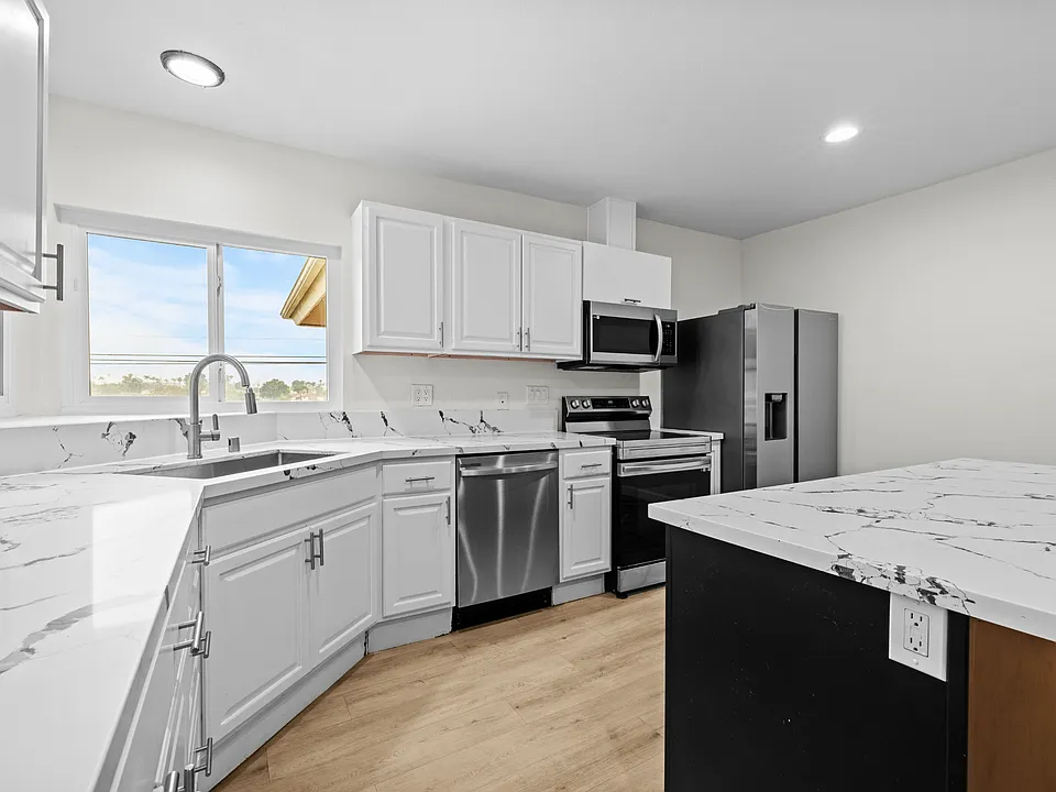 5529 Dorothy Dr