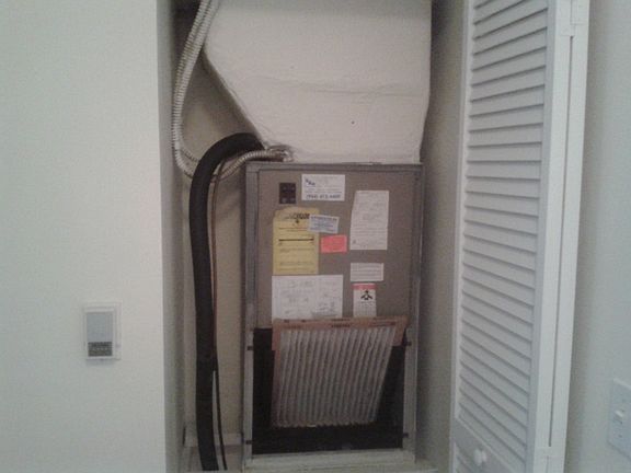 4th image of 2059 Madeira Dr