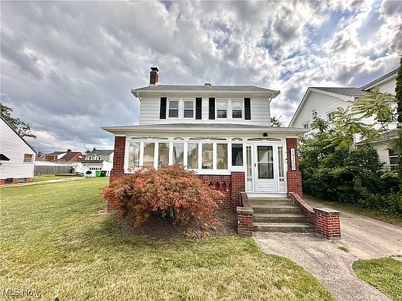 4th image of 19350 Monterey Ave