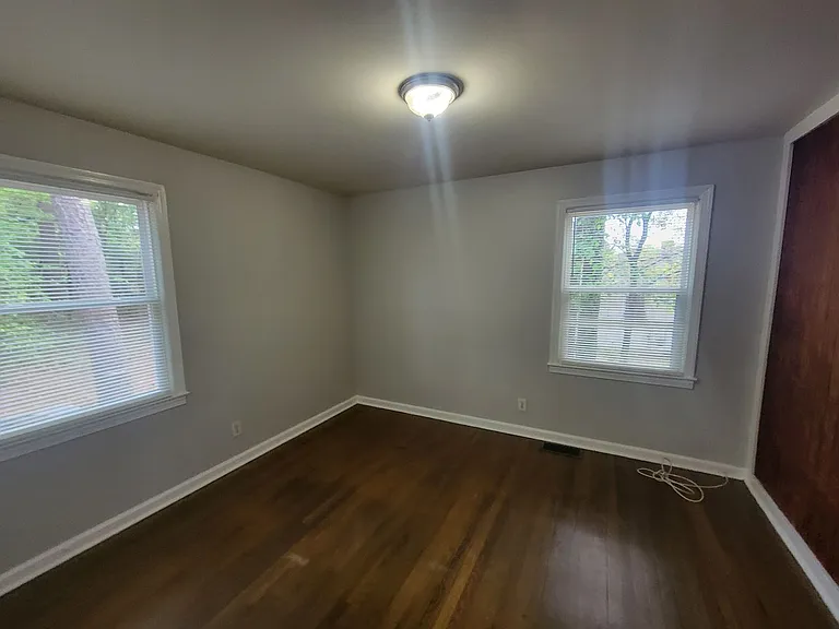 2826 Thomas Ln — Photo 16