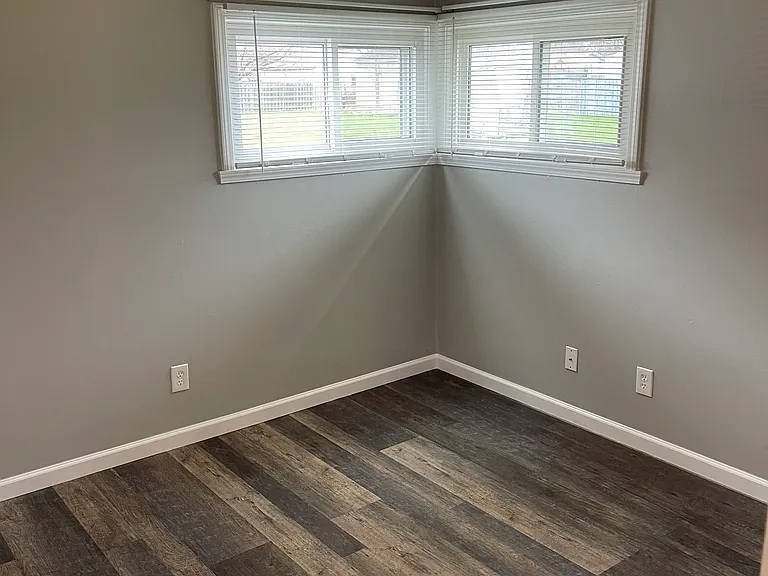 2457 Bainbridge Ave — Photo 6