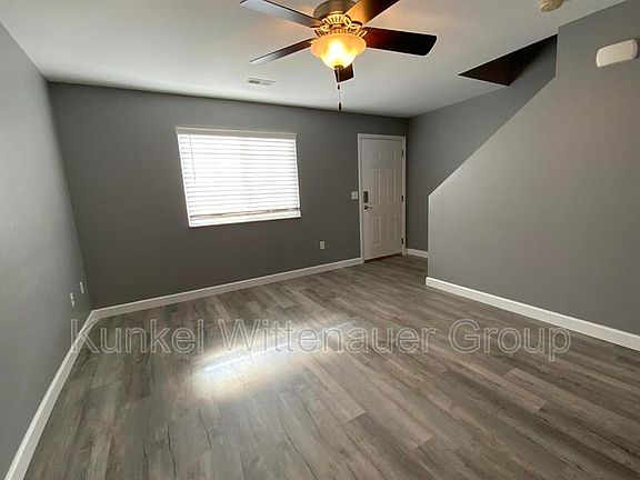 3rd image of 700 Fountain View Dr #A