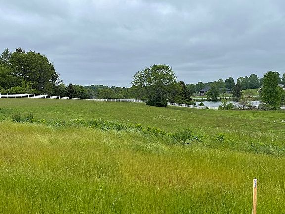 2nd image of Farmbrook Ave