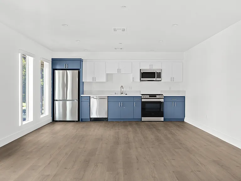 2937 West Blvd — Photo 16