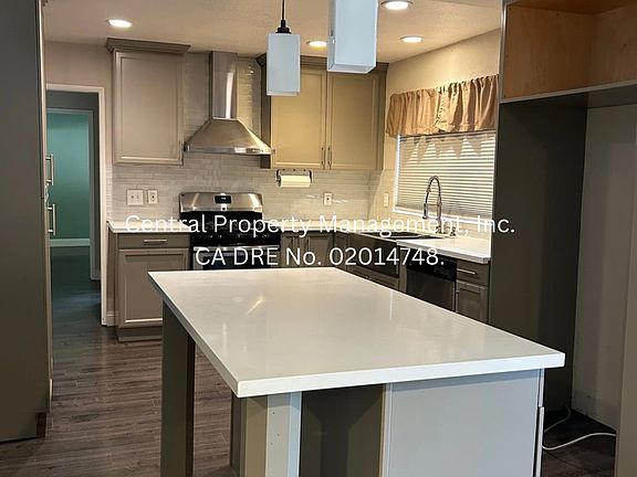 2nd image of 20121 Corona St