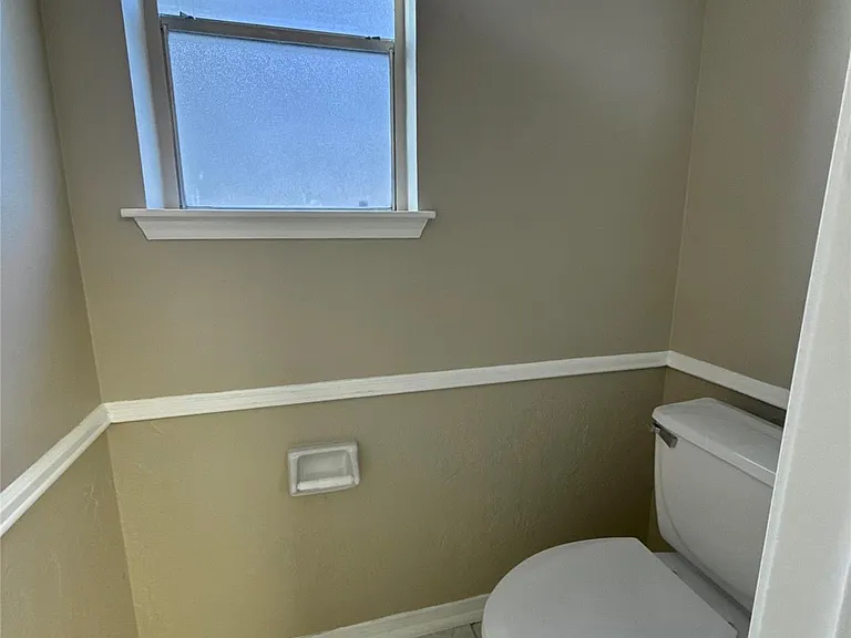 17719 Windy Point Dr — Photo 19